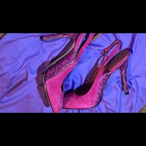 Pink snake with laces size small 5.5